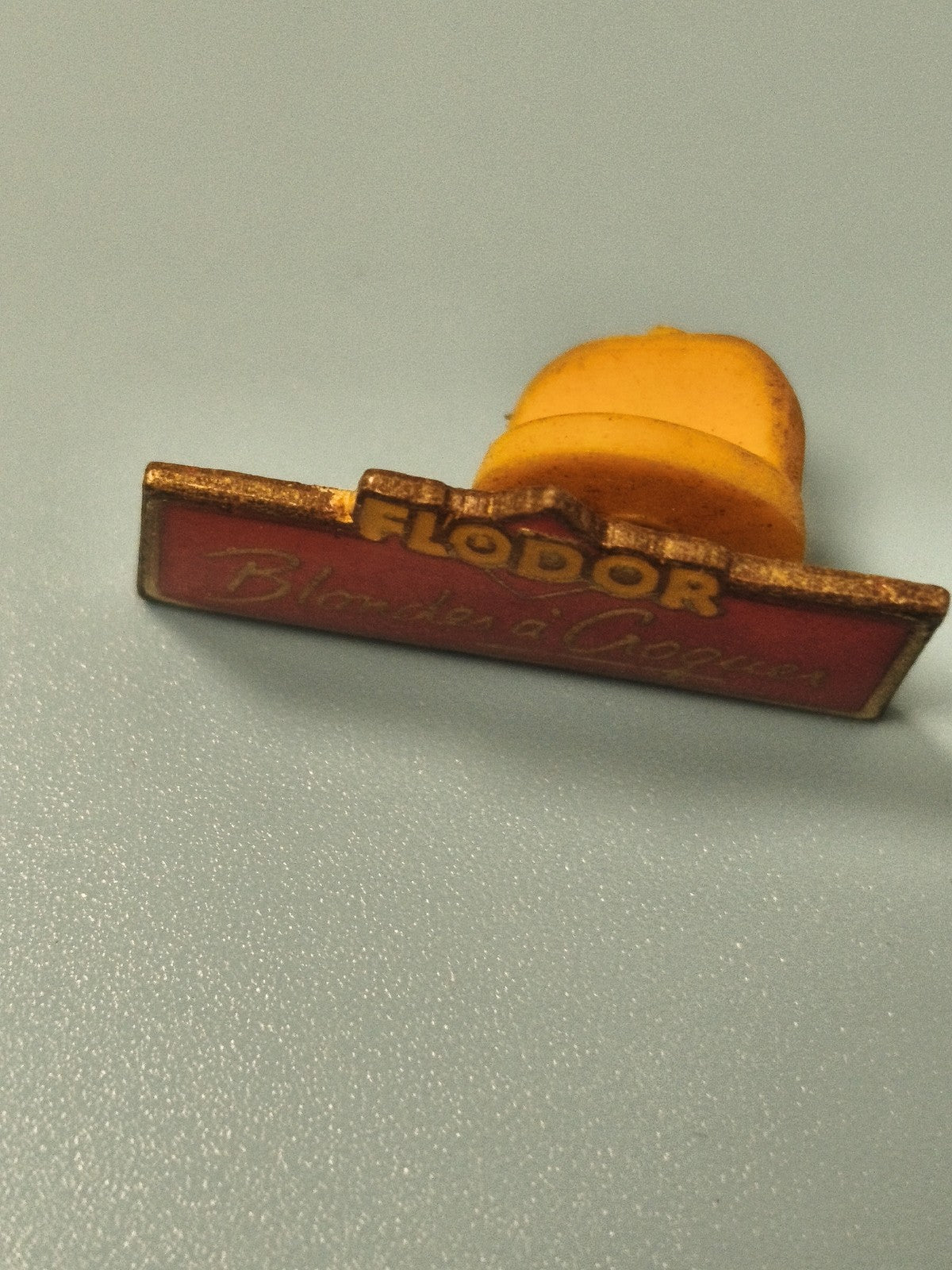 Pin's vintage Flodor publicitaire rouge, collection, occasion, rétro rare