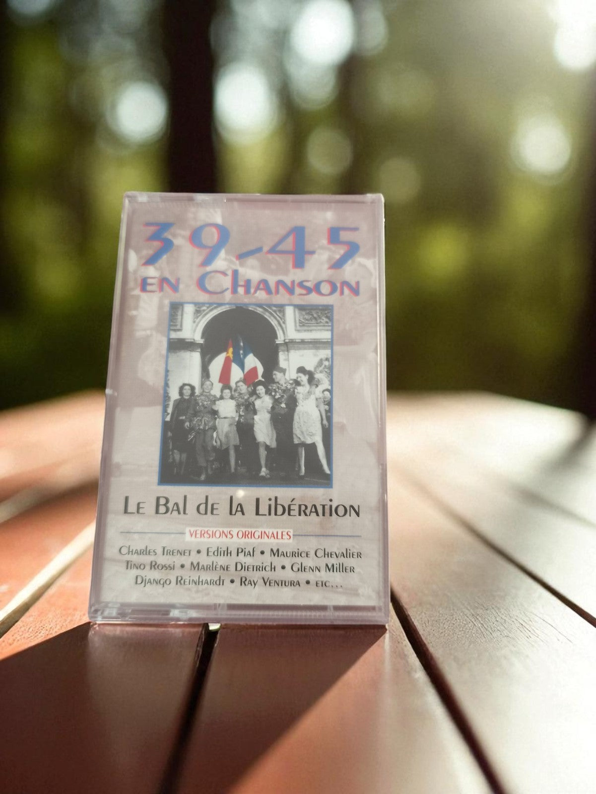 Cassette audio vintage 39-45 en Chanson Le Bal de la Libération K7 ancien