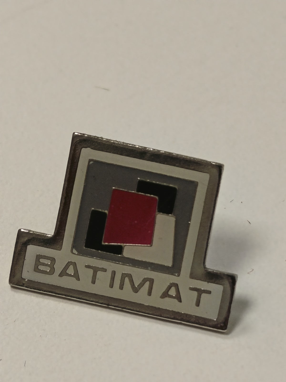 Pin's ancien Batimat rétro, badge publicitaire vintage collection années 80 90