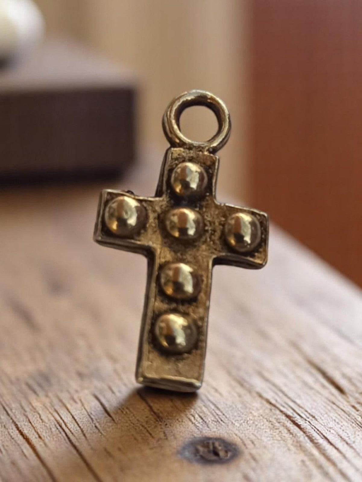 Pendentif croix vintage métal années 50 style brut religieux ancien