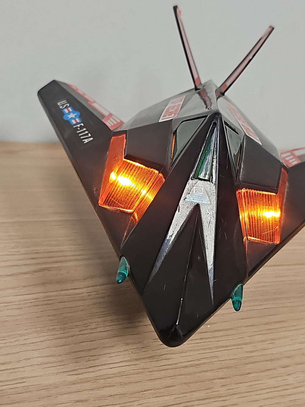 Jouet ancien avion Stealth Nighthawk F117A rétro vintage, collection fonctionnel