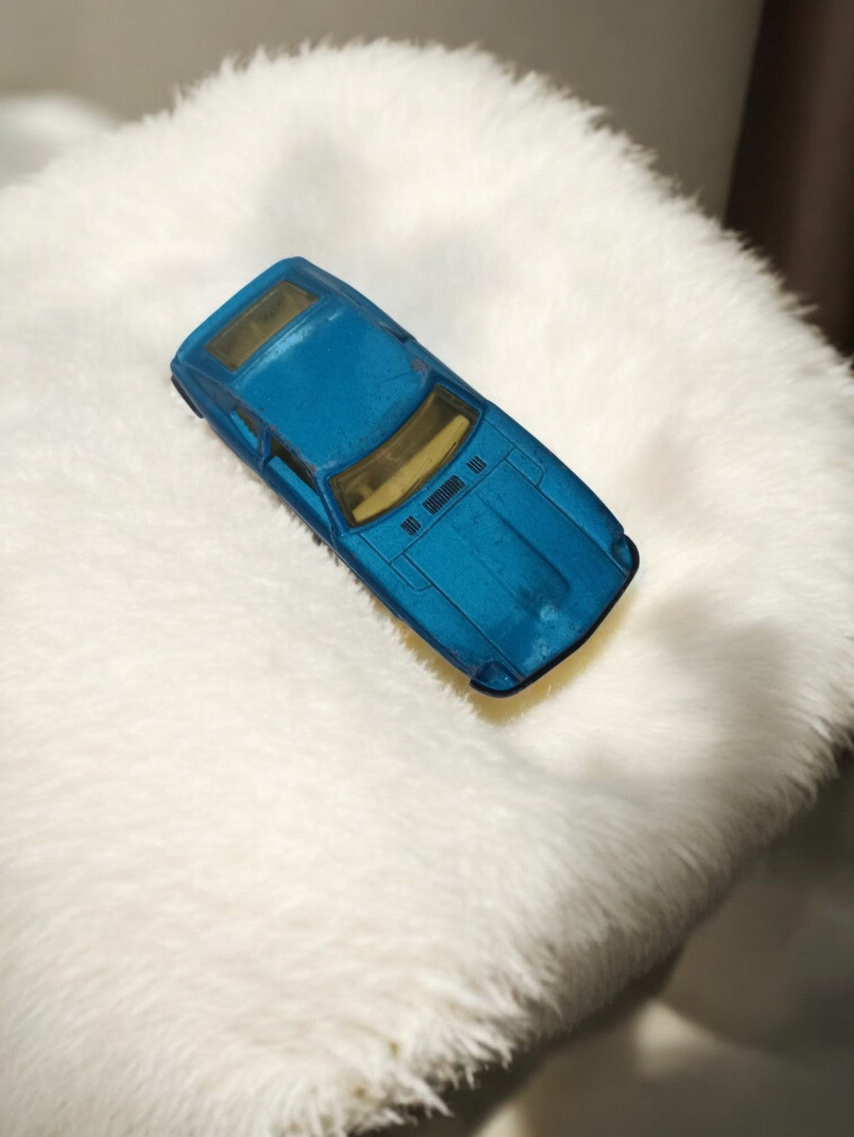 Véhicule miniature ancien bleu voiture rétro vintage jouet collection