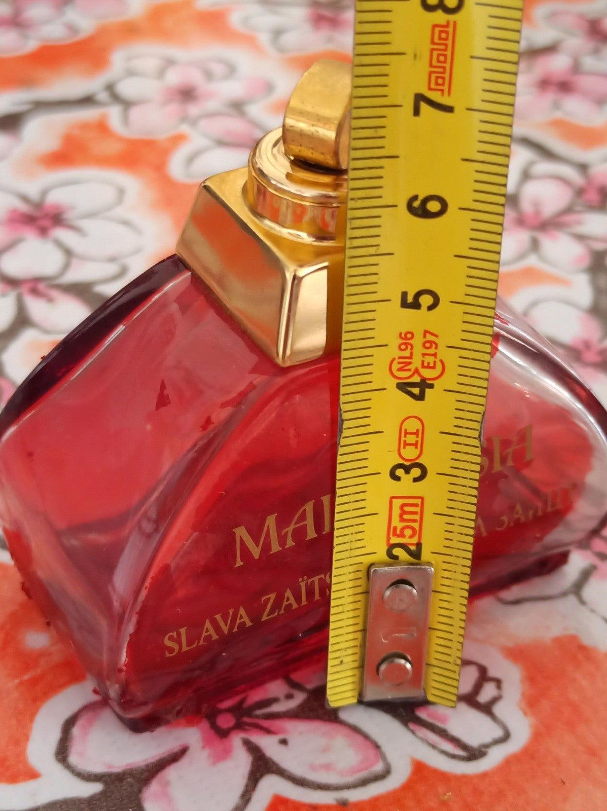 Flacon factice parfum Maroussia Slava Zaïtsev vintage rouge doré déco