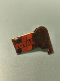 Pin's vintage TOTAL Paris Deauville drapeau logo ancien collection ref 11