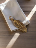 Pendentif vintage plume métal doré années 1950 rétro original deadstock