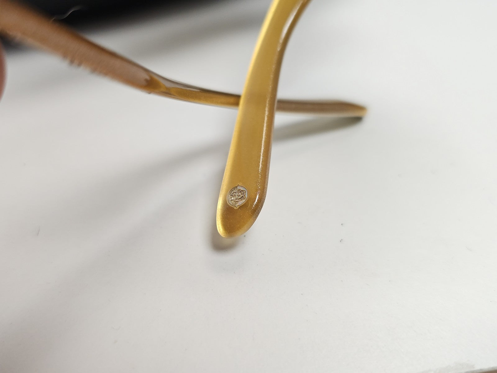 Lunettes de soleil femme Versace 4132-B, monture élégante, protection UV