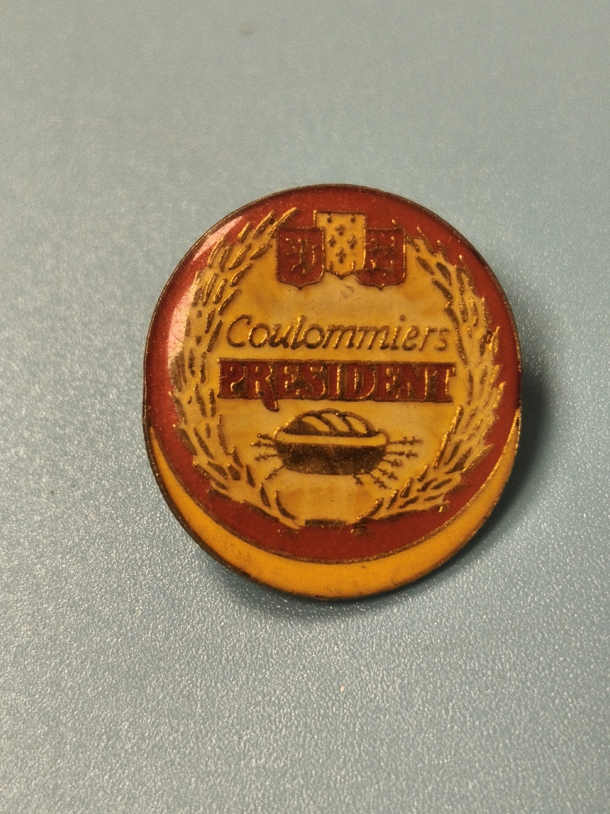 Vintage pin's camembert Président Coulommiers rond publicitaire ancien