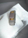 Véhicule miniature ancien gris vitres jaunes rétro vintage jouet d’occasion