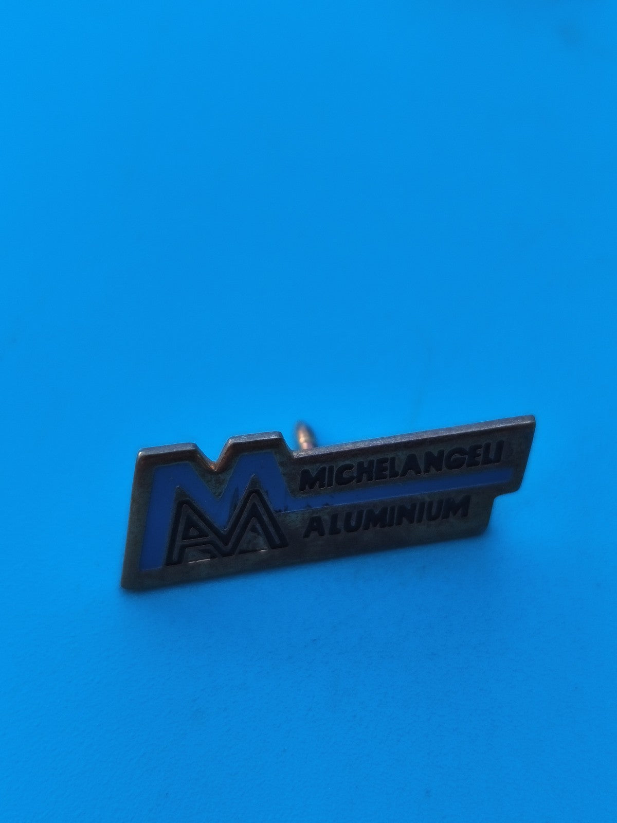 Vintage pin's Michelangeli Aluminium logo bleu ancien badge collection (Ref 8)