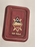 Insigne militaire 68e RAA vintage, émail bleu, artillerie, écusson ancien