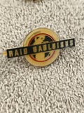 Pin's vintage RAID GAULOISES logo émaillé, badge ancien sport aventure (Ref 1)