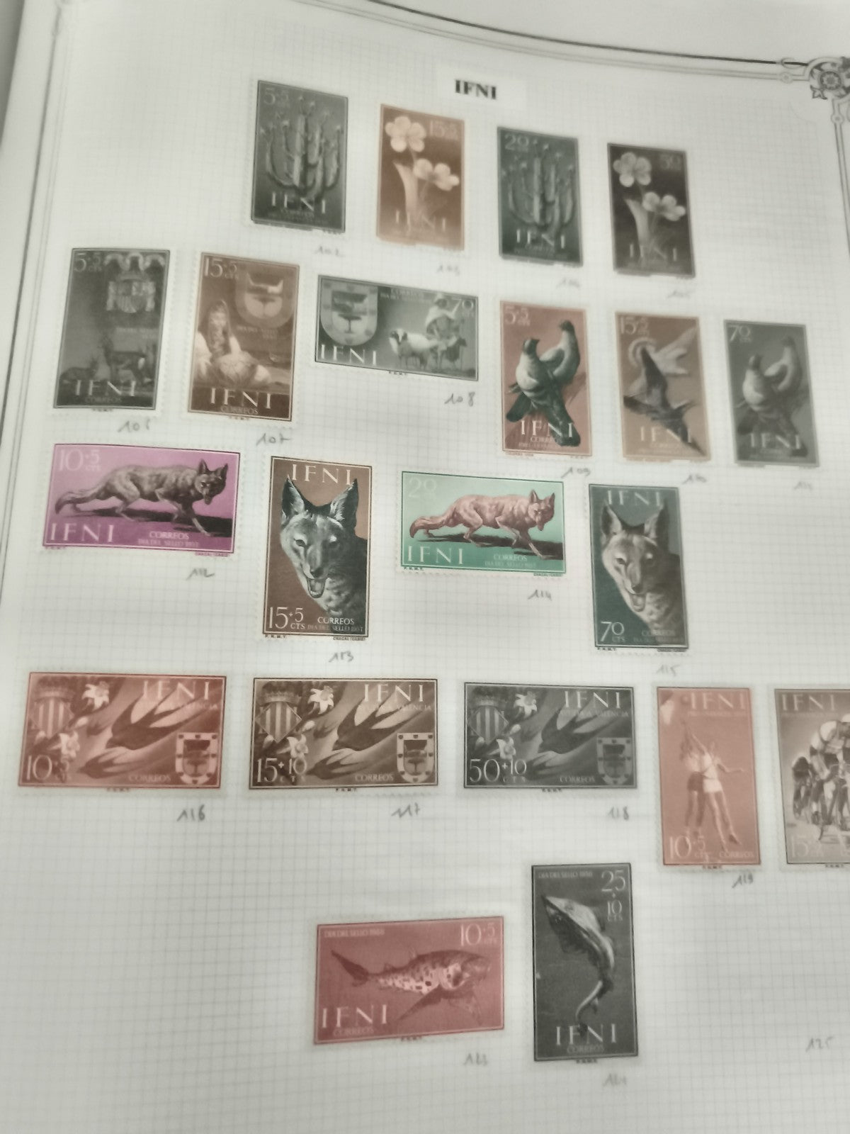 Timbres IFNI Espagne animaux fleurs oiseaux lot philatélie poste espagnole