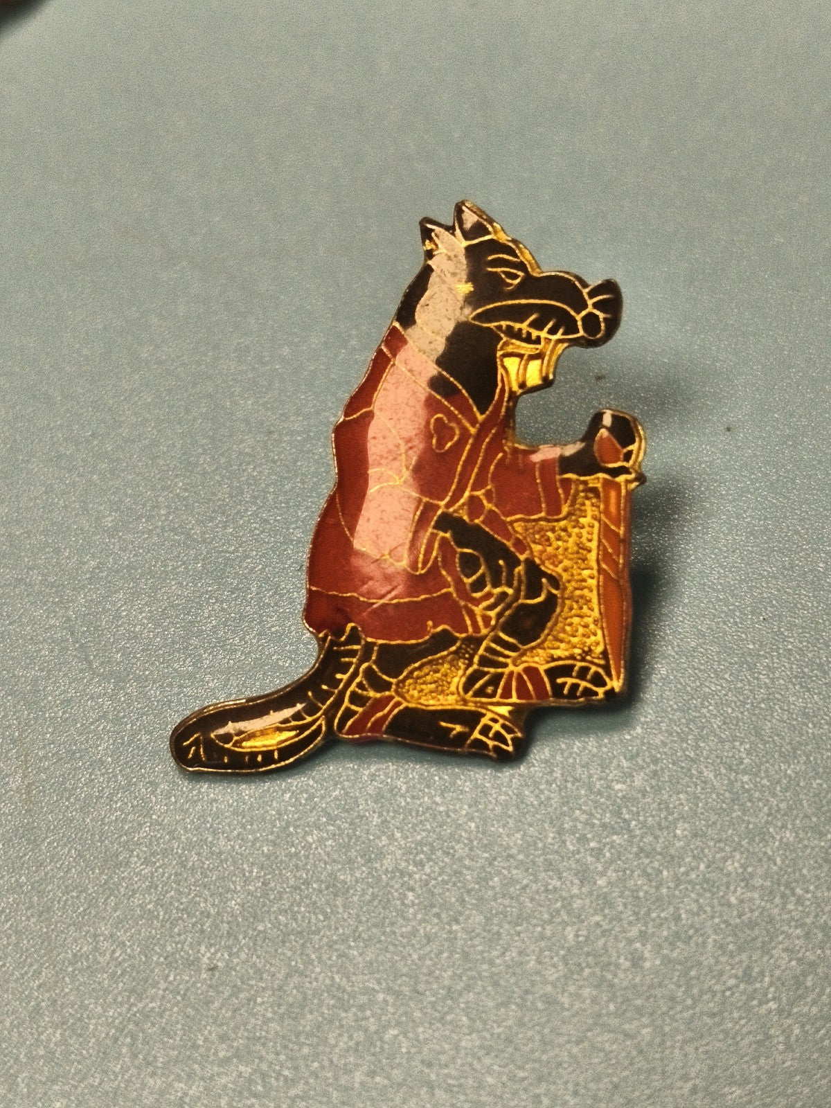 Vintage pin's animal médiéval émaillé, collection broche fantaisie (ref 10)