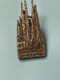 Vintage pin's Sagrada Familia Barcelone, métal bronze, souvenir Espagne rare