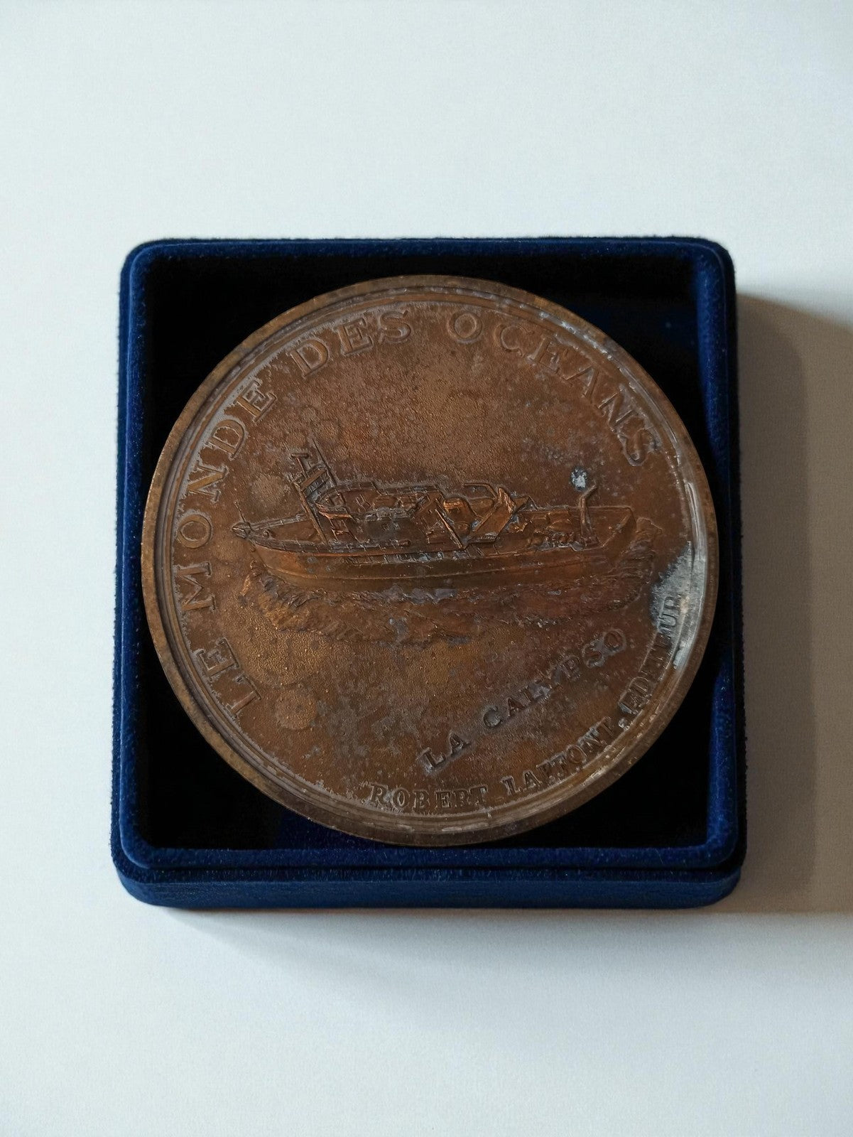 Médaille bronze vintage Le Monde des Océans Calypso Cousteau Duboc boîte