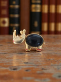Broche Vintage Rhinocéros Doré en Métal - Accessoire Rétro Unique