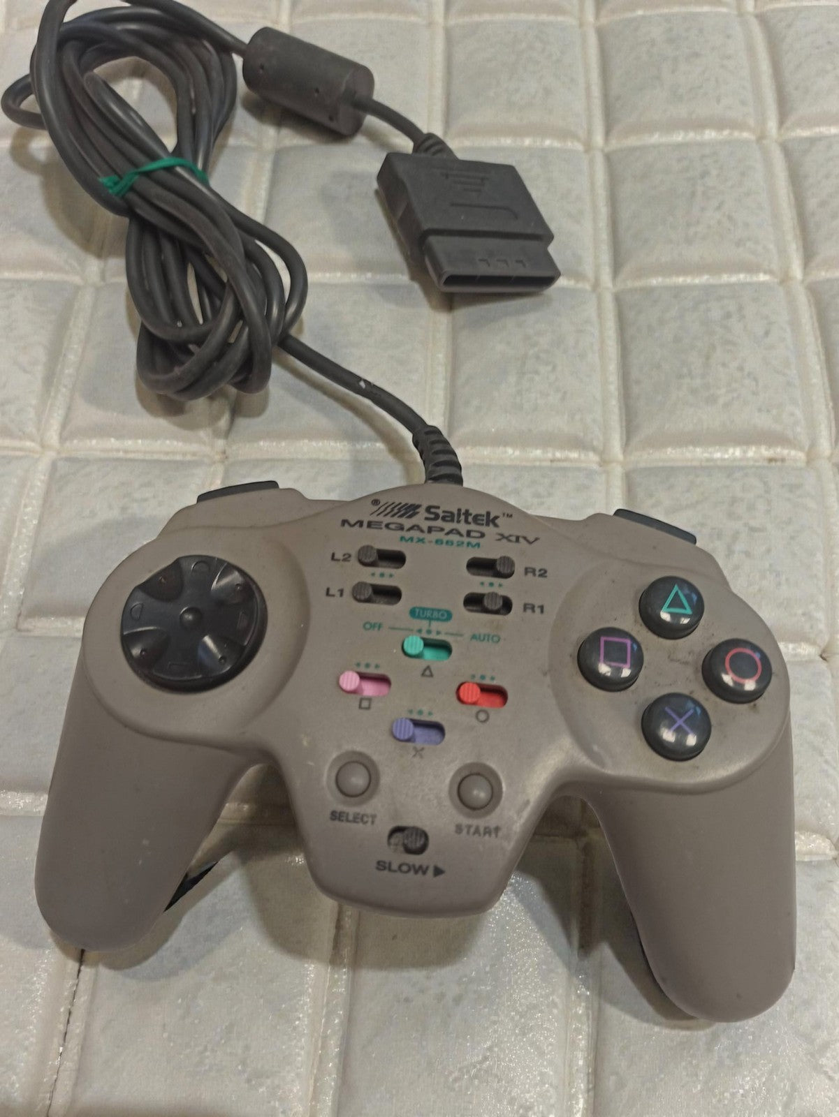 Manette filaire Saltek Megapad XIV compatible Sony PlayStation PS1 contrôleur je