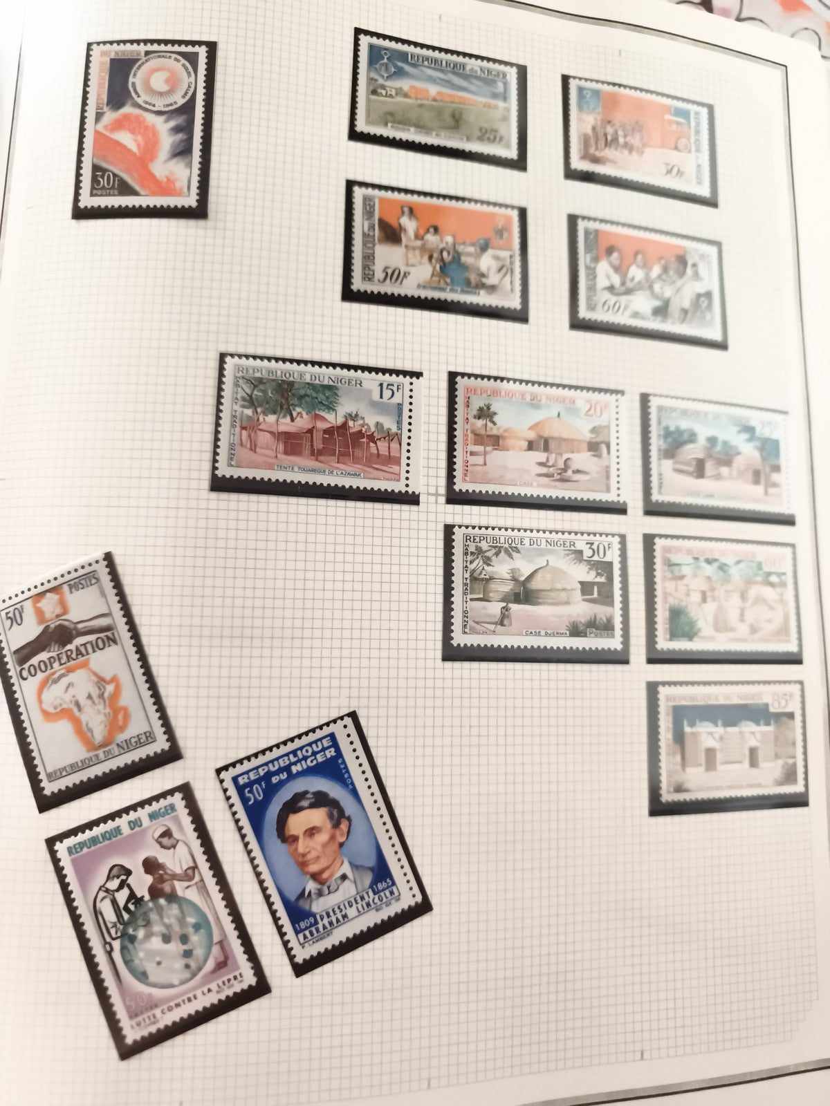 Timbres neufs République du Niger anciens philatélie lot thématique Afrique