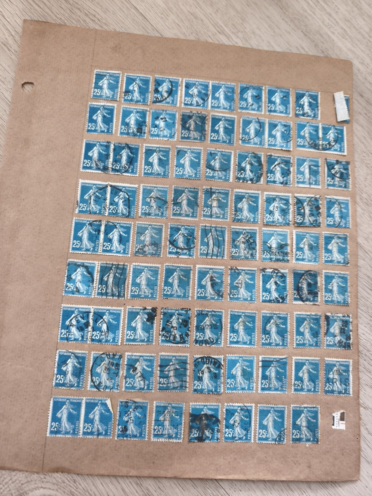 Gros lot timbres anciens Marianne 25c bleu sur planche philatélie d?étude