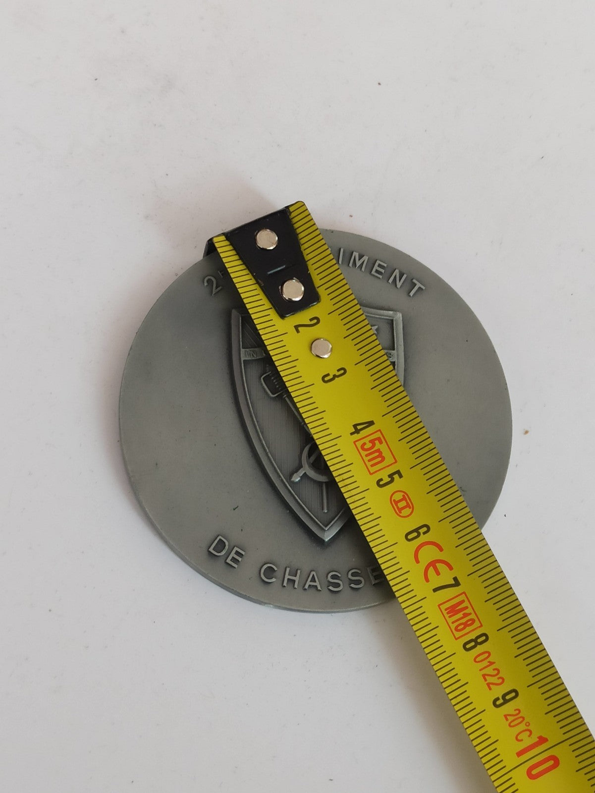 Médaille de table 2e Régiment de Chasseurs vintage insigne militaire ancien