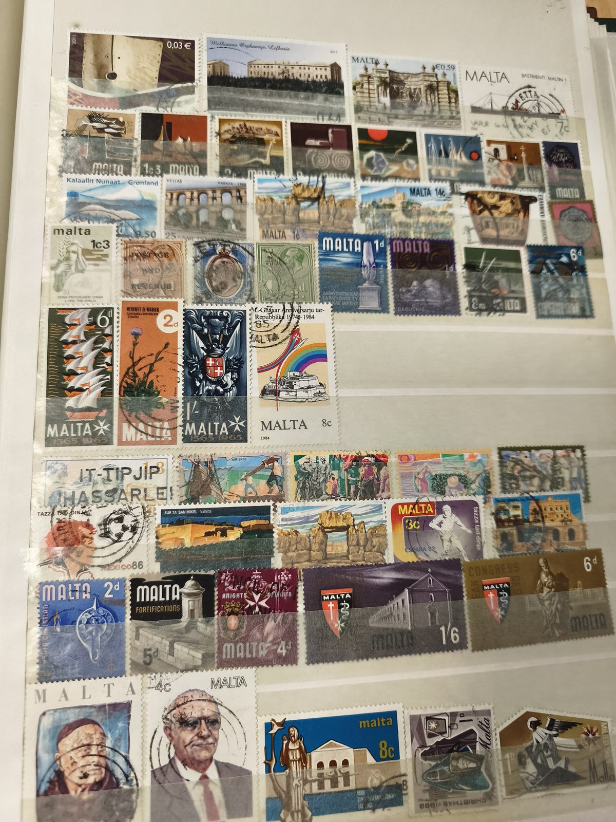 Lot timbres Malte multicolores, thèmes variés, oblitérés et neufs, philatélie