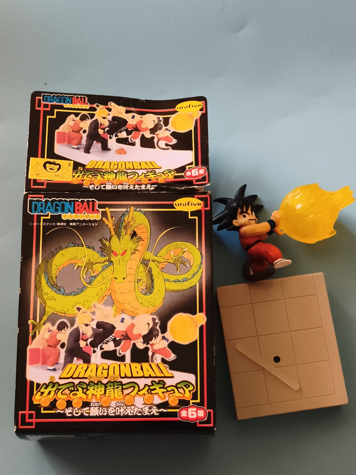 Figurine Dragon Ball Z Unifive Goku Kamehameha + boîte, décor animé