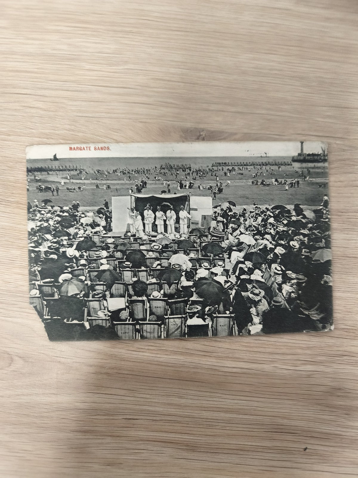 Ancienne carte postale Margate Sands animation balnéaire vintage Angleterre