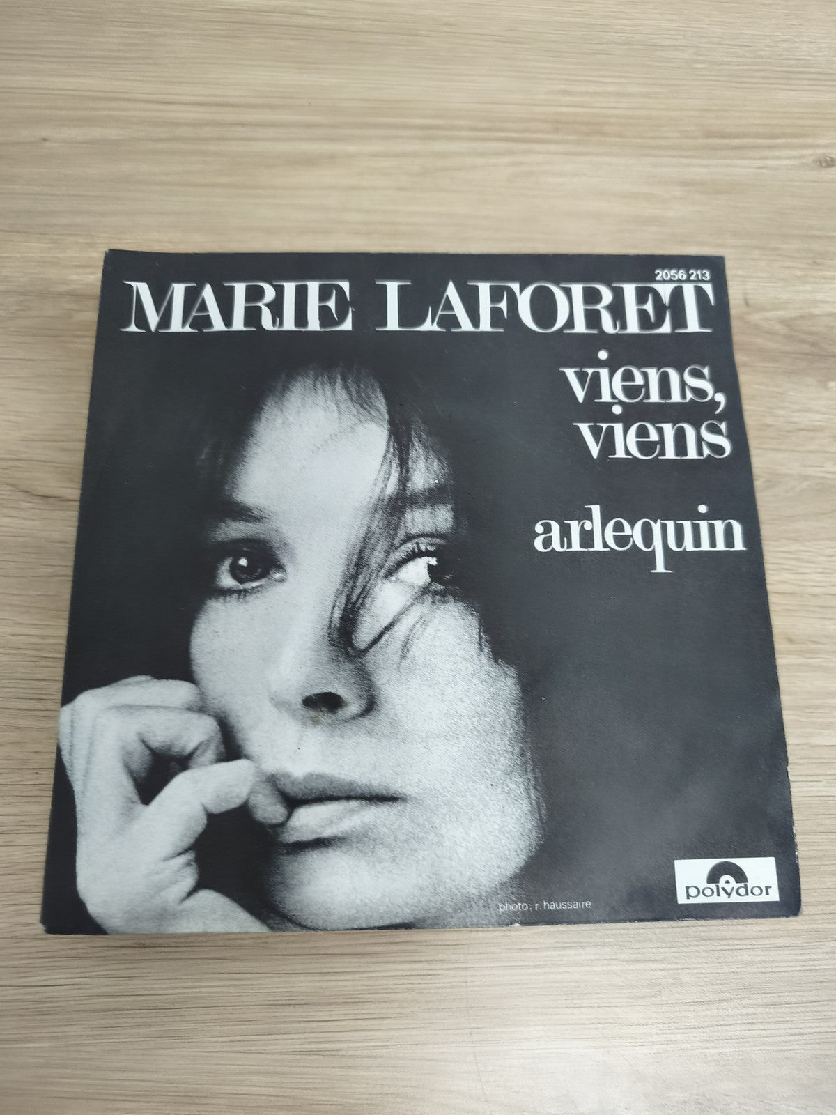 Vinyle 45 tours Marie Laforêt Viens Viens Arlequin pochette Polydor noir et blan