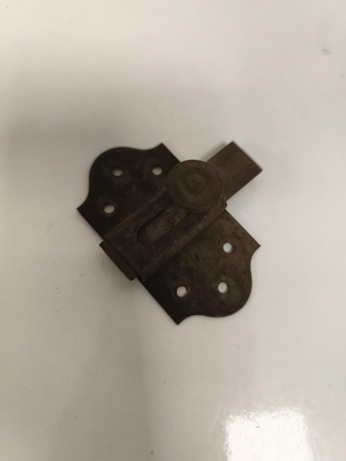 Verrou ancien porte – loquet rustique, ferrure vintage, aspect patiné