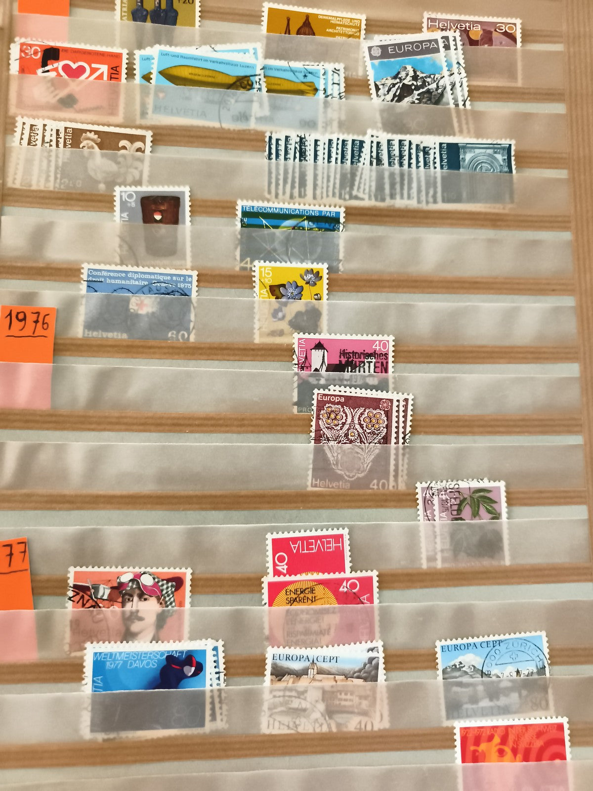 Timbres Helvetia Suisse 1976-1977 thématiques Europa CEPT fleurs sport