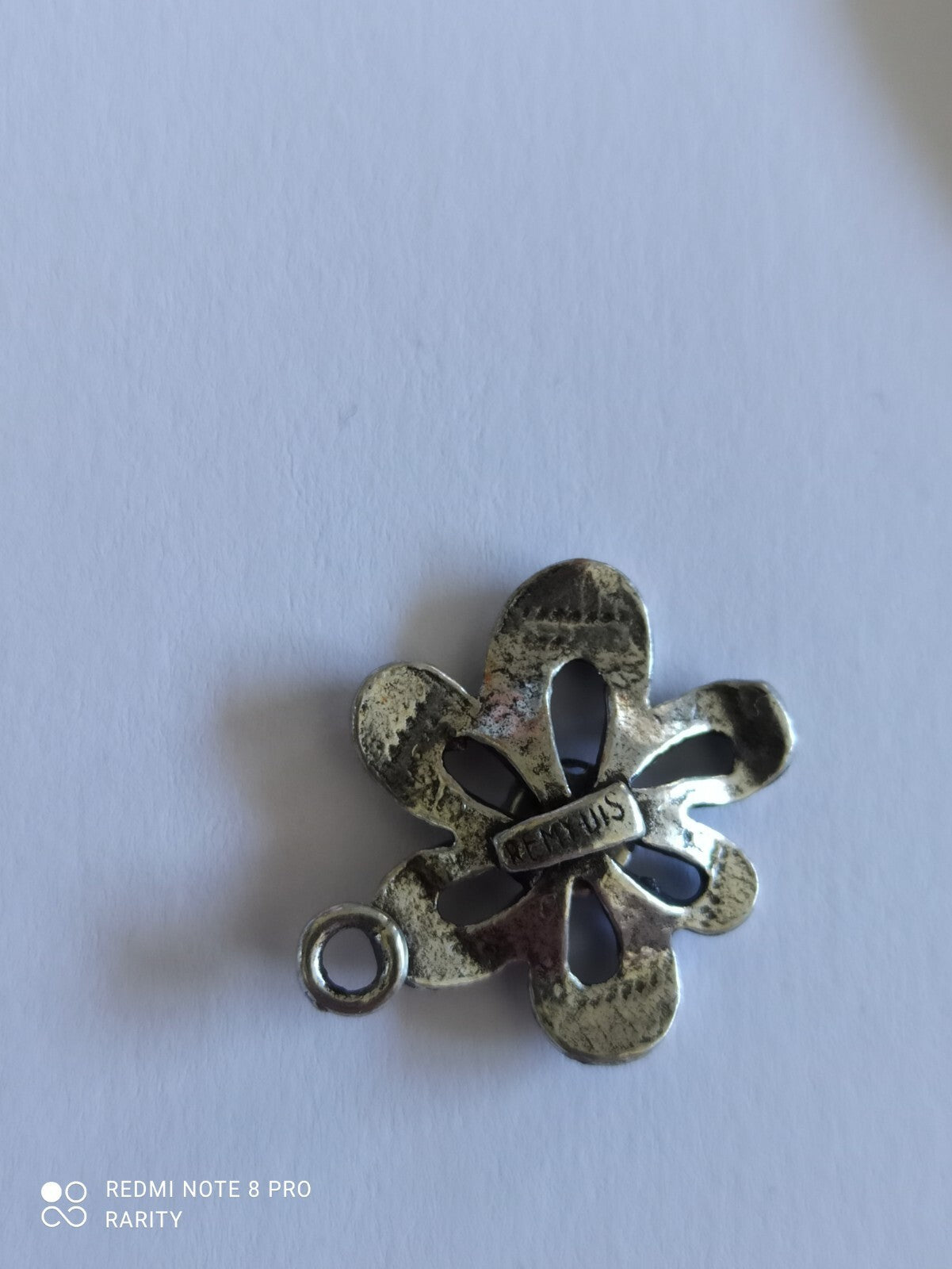 Pendentif fleur ajourée vintage Remy Dis Paris cristal central années 80/90