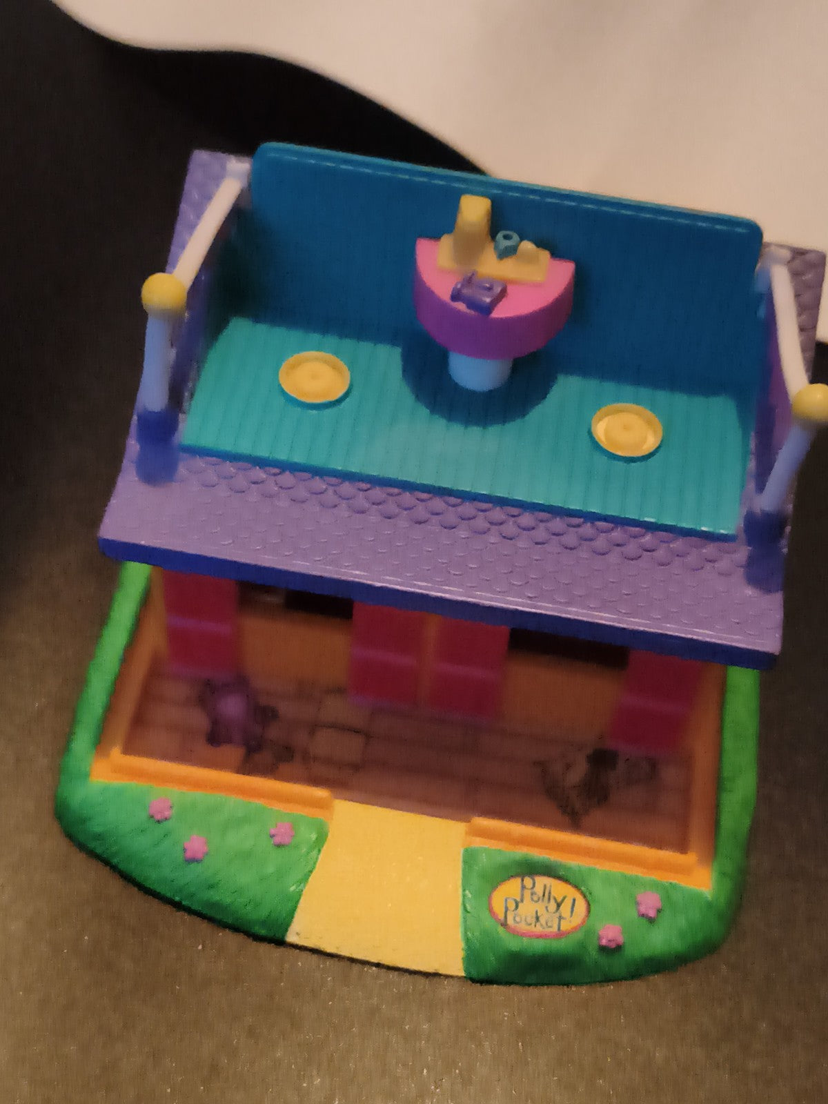 Maison Polly Pocket miniature façade violette décor jardin Mattel playset