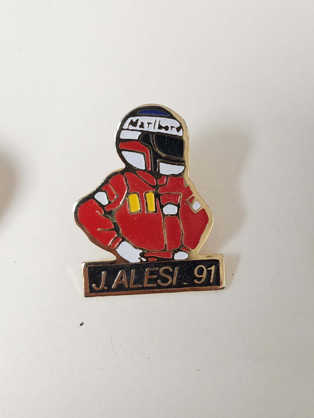 Pin's ancien Alesi 91 rétro collection F1 Formule 1 vintage rare automobilia