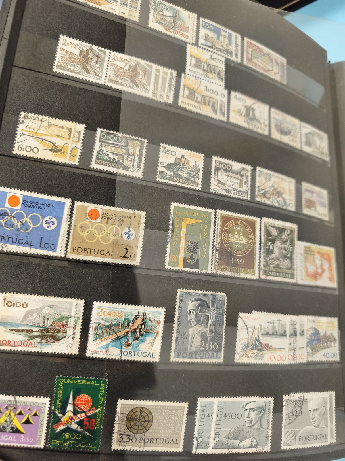 Lot anciens timbres oblitérés Portugal collection philatélie motifs historiques