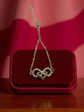 Collier vintage plaqué or avec strass - Élégance rétro et charme intemporel