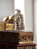 Pendentif religieux catholique vintage métal Vierge Marie grotte Lourdes ancien