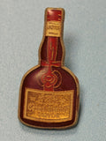 Pin's vintage bouteille Grand Marnier rouge doré collection ancien bar (Ref 5)
