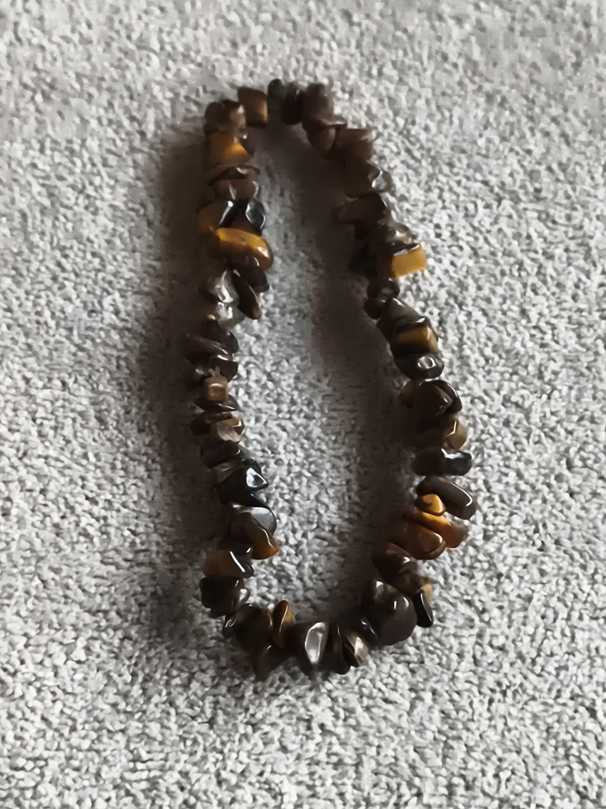 Bracelet chips pierre naturelle marron jaune, élastique, perles irrégulières