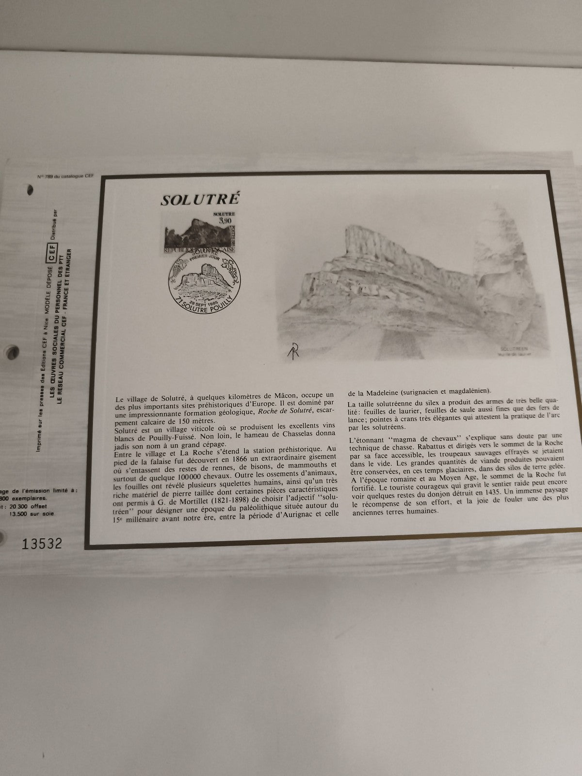 Feuillet philatélique CEF Solutré timbre 3,90 illustration Roche préhistoire