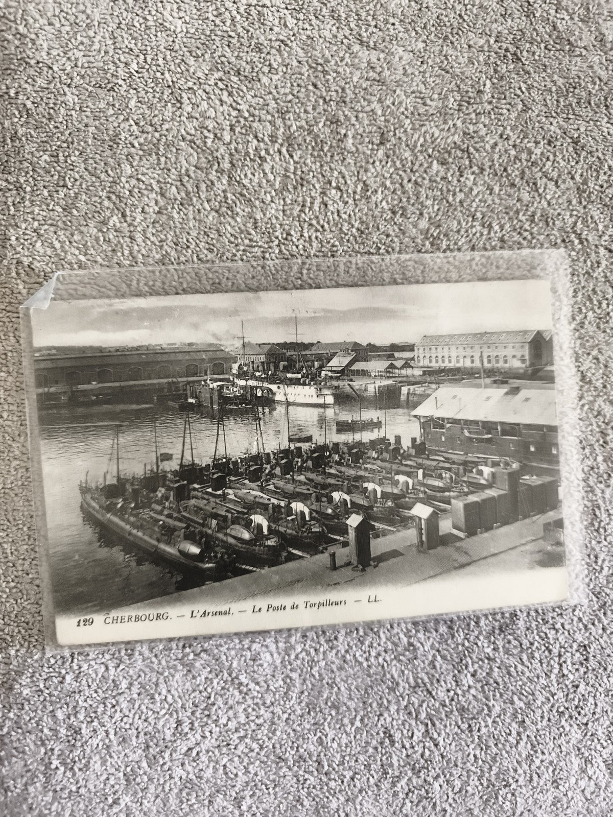CPA Cherbourg Arsenal Poste Torpilleurs LL carte postale ancienne marine port