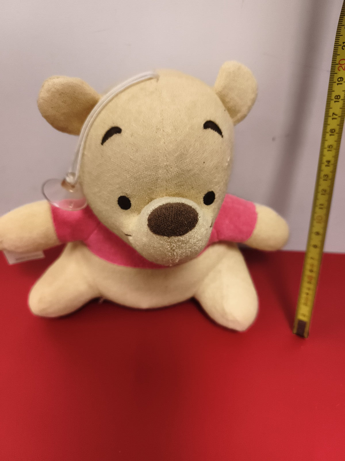 Peluche Winnie l’Ourson Disney Tokyo, doudou beige rose officiel