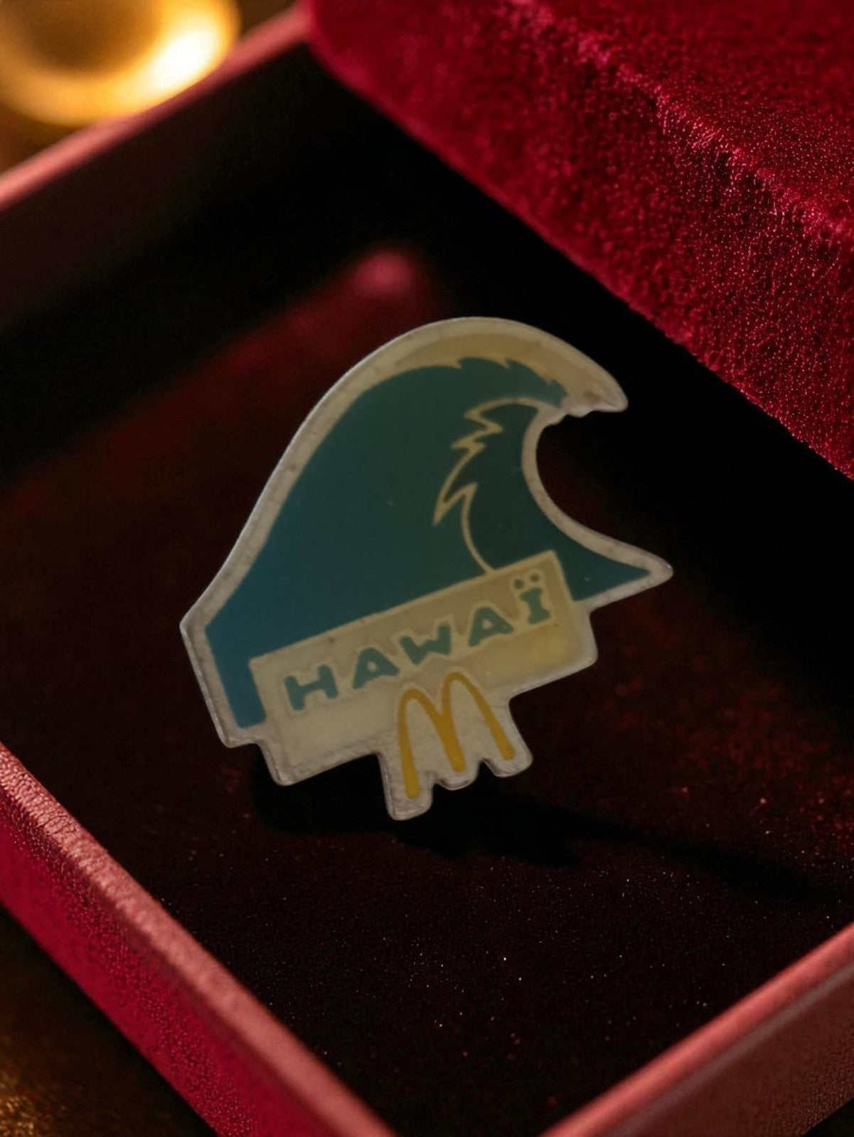 Pin's vintage McDonald's Hawaï vague bleu rétro fast-food ancien publicité