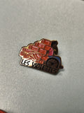 Pin's vintage Les Violettes émaillé, charrette motif brique, collection (Ref 16)