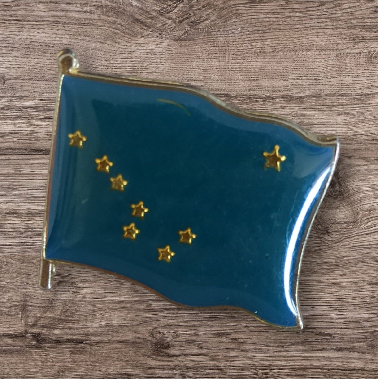 Pin's Vintage Europe Collection - Rare Trouvaille de Collectionneur