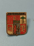 Vintage pin's blason Pays Basque émaillé ancien, écusson héraldique collection