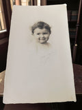 Photographie ancienne signée bébé, portrait vintage rétro, déco cabinet