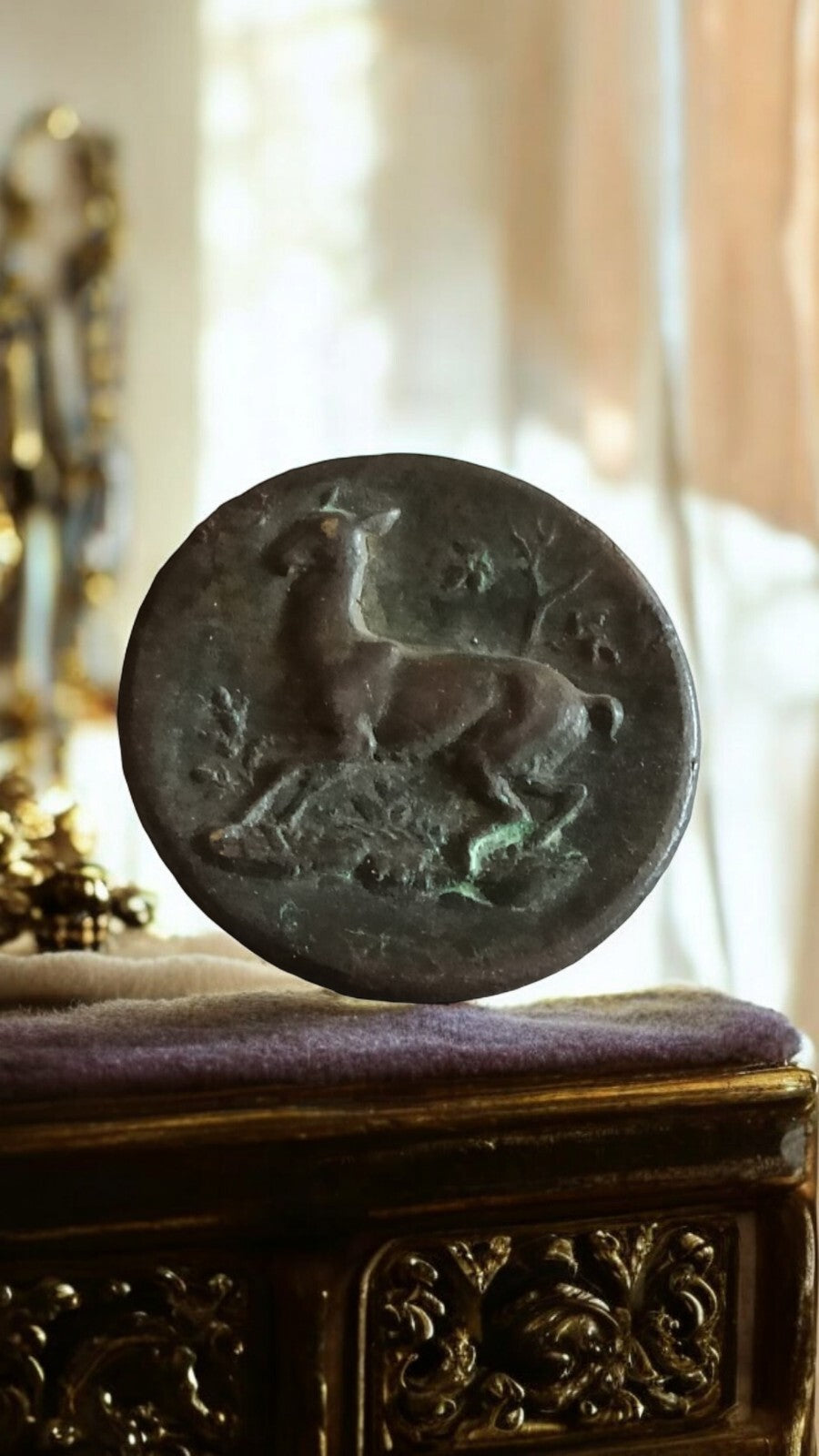 Bouton de chasse vintage en laiton, motif cerf relief, déco collection
