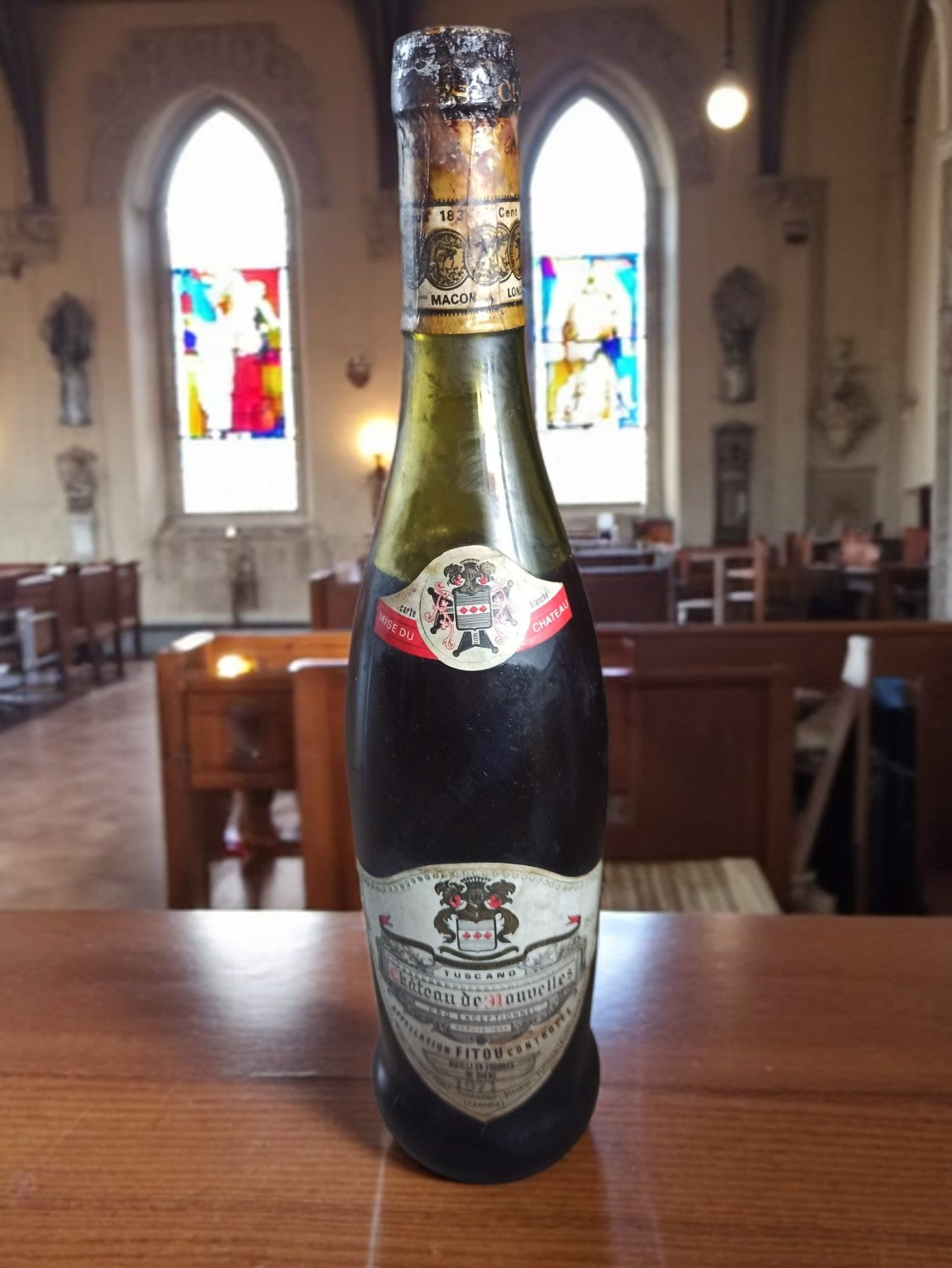 Bouteille vin 1974 Château de Nouvelles Fitou, étiquette blason, vintage rare