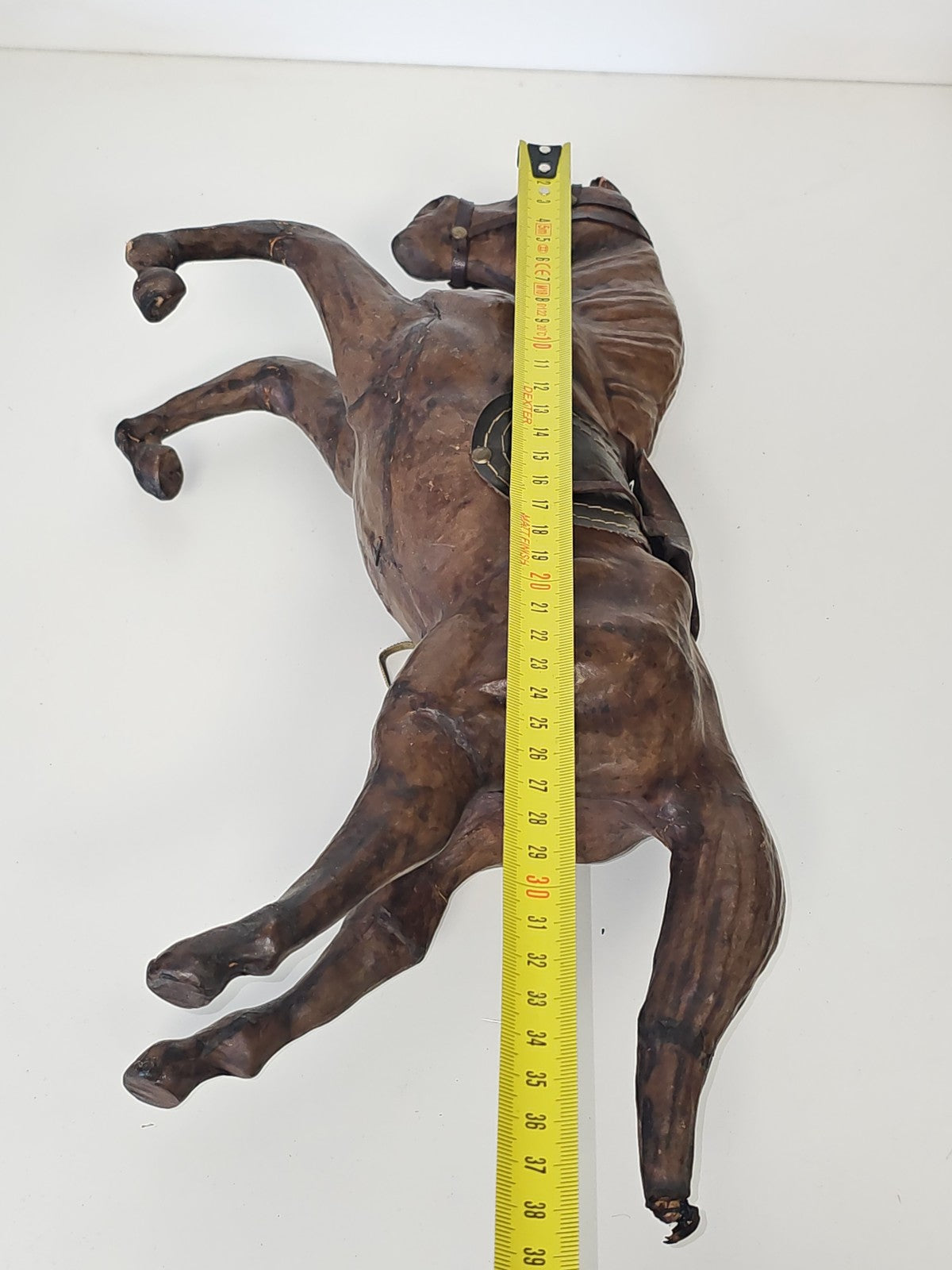 Figurine cheval ancien en cuir vintage années 70 déco rétro collection équestre
