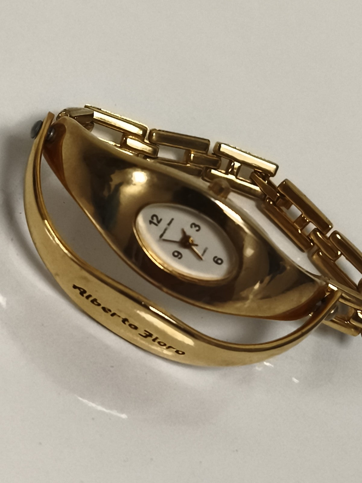 Montre bracelet femme Alberto Fiore plaquée or vintage, finition dorée élégante